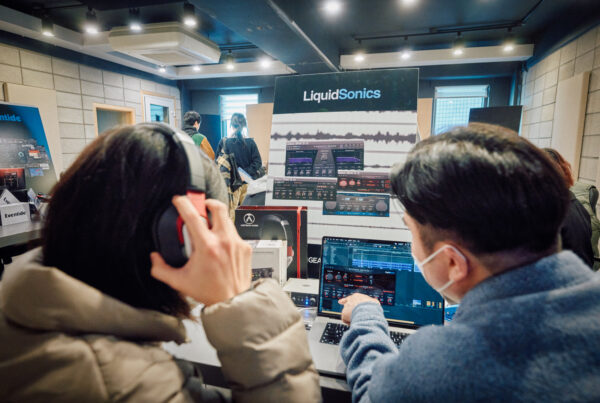 Students exploring Seventh Heaven Professional at IMSTA FESTA 2025 in Seoul.